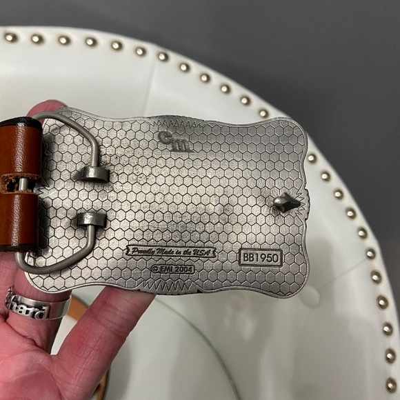 Vintage 2004 Pink & Black Redneck Woman Belt Buckle & Brown Belt 42" Trucker - Picture 4 of 8